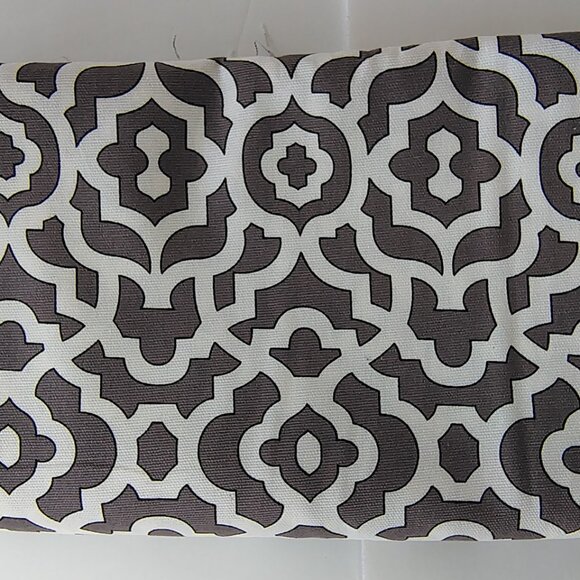 Fabrics by Waverly Inspirations Screen Print Gray & White Lattice - Picture 4 of 9